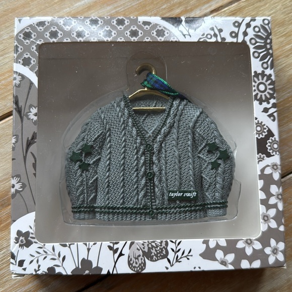 Lot of 8 official Taylor Swift ornaments - Picture 5 of 9